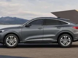 Mythosschwarz metallic Neu 2025 Audi Q5 Sportback S-Line SUV | 61.893 € (Superpreis)