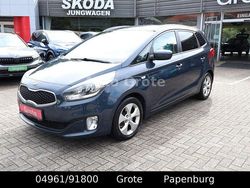 Grau Gebraucht 2014 Kia Carens Van / Kleinbus | 6.990 € (Fairer Preis)