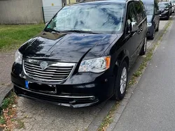 Schwarz Gebraucht 2013 Lancia Voyager Van / Kleinbus | 6.000 € (Guter Preis)