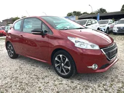 Rot Gebraucht 2012 Peugeot 208 Active Kleinwagen | 4.999 € (Fairer Preis)