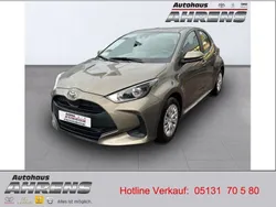 Manganbronze metallic (metallic) Neu 2024 Toyota Yaris Comfort Kleinwagen | 17.240 € (Superpreis)