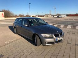 Grau Gebraucht 2011 BMW 318 Kombi | 4.600 € (Guter Preis)