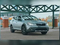 Grün Gebraucht 2012 Skoda Octavia Scout 4x4 Kombi | 5.800 € (Superpreis)