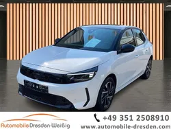 Weiß weiß (metallic) Gebraucht 2024 Opel Corsa GS Line Limousine | 15.880 € (Guter Preis)