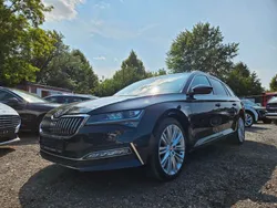 Schwarz Gebraucht 2022 Skoda Superb LAURIN & KLEMENT Kombi | 21.900 € (Fairer Preis)