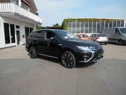 Schwarz Gebraucht 2017 Mitsubishi Outlander P-HEV Top SUV | 17.190 € (Fairer Preis)