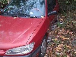Rot Gebraucht 2007 Peugeot 306 Limousine | 500 €