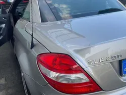 Grau Gebraucht 2005 Mercedes SLK200 Cabrio | 5.850 € (Fairer Preis)