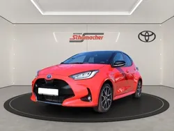 Rot Gebraucht 2021 Toyota Yaris Hybrid Edition Kleinwagen | 18.490 € (Fairer Preis)