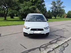 Weiß Gebraucht 2012 Mitsubishi Colt Kleinwagen | 4.200 €