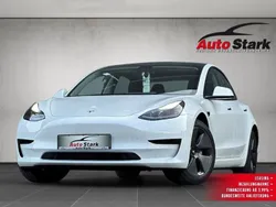 Weiss Gebraucht 2023 Tesla Model 3 Limousine | 28.990 €