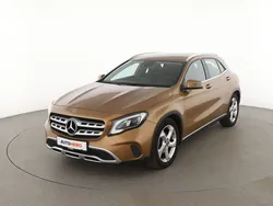 Gold Gebraucht 2017 Mercedes GLA180 Urban SUV | 18.480 € (Fairer Preis)