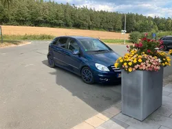 Blau Gebraucht 2009 Mercedes B180 Van / Kleinbus | 2.900 € (Guter Preis)