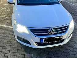 Weiß Gebraucht 2011 VW Passat Limousine | 7.599 € (Fairer Preis)