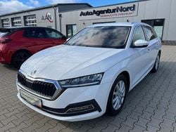 Weiß Gebraucht 2021 Skoda Octavia Kleinwagen | 18.450 €
