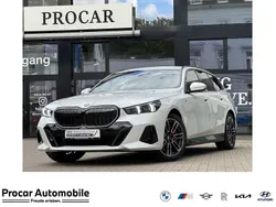 Weiß Gebraucht 2024 BMW 540 M Sport Kombi | 67.690 €