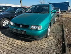 Grün Gebraucht 1999 Seat Ibiza Kleinwagen | 2.600 €