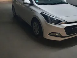 Weiß Gebraucht 2016 Hyundai i20 Style Kleinwagen | 9.999 € (Guter Preis)