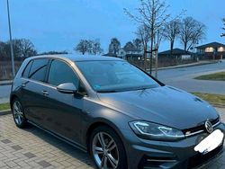 Silber Gebraucht 2018 VW Golf VII Kleinwagen | 15.000 € (Fairer Preis)