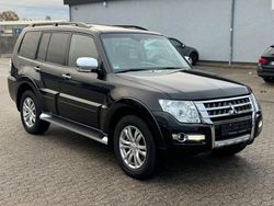 Schwarz Gebraucht 2017 Mitsubishi Pajero Top SUV | 22.950 € (Guter Preis)