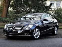 Schwarz Gebraucht 2011 Mercedes E200 Coupé | 12.000 € (Fairer Preis)