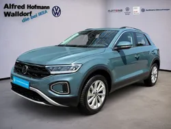 Blau Gebraucht 2024 VW T-Roc Life SUV | 31.055 € (Fairer Preis)