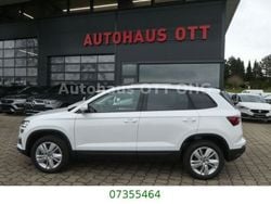 Weiß Neu 2025 Skoda Karoq Selection SUV | 32.999 € (Guter Preis)