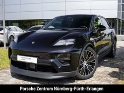 Tiefschwarzmetallic Gebraucht 2025 Porsche Macan SUV | 86.990 € (Teuer)