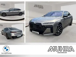 Grau Gebraucht 2023 BMW i7 Performance Limousine | 127.890 € (Teuer)