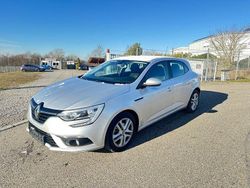 Silber Gebraucht 2016 Renault Mégane IV Experience Limousine | 7.690 € (Fairer Preis)