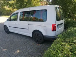 Weiß Gebraucht 2016 VW Caddy Maxi Van / Kleinbus | 14.800 €