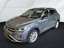 Indiumgrau metallic schwarz Gebraucht 2024 VW T-Roc Style SUV | 28.990 € (Fairer Preis)