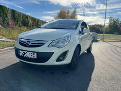 Weiß Gebraucht 2012 Opel Corsa Coupé | 4.900 € (Etwas zu teuer)