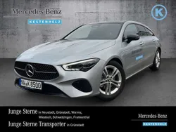 Silber Gebraucht 2024 Mercedes CLA200 Shooting Brake Progressive Kombi | 44.800 €