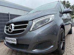 Grau Gebraucht 2016 Mercedes V250 Van / Kleinbus | 35.000 € (Fairer Preis)