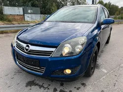 Blau Gebraucht 2009 Opel Astra Kombi | 2.200 € (Guter Preis)