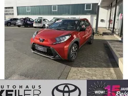 Rot Neu 2025 Toyota Aygo Play Kleinwagen | 21.590 €