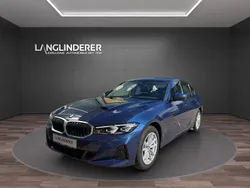 Blau Gebraucht 2024 BMW 318 Limousine | 31.900 € (Guter Preis)