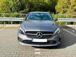 Grau Gebraucht 2017 Mercedes A180 Limousine | 16.000 € (Fairer Preis)