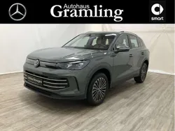 Grün Gebraucht 2024 VW Tiguan Elegance SUV | 45.919 € (Superpreis)