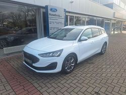 Weiß Gebraucht 2024 Ford Focus Titanium X Limousine | 20.990 € (Fairer Preis)