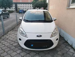 Weiß Gebraucht 2013 Ford Ka Champions Edition Kleinwagen | 3.890 € (Fairer Preis)