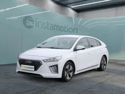 Weiß Gebraucht 2020 Hyundai Ioniq Trend Limousine | 18.090 € (Etwas zu teuer)