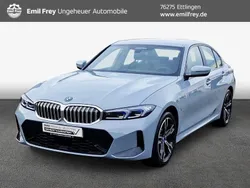 Grau Gebraucht 2023 BMW 330 Performance Limousine | 43.890 € (Superpreis)
