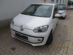 Weiß Gebraucht 2015 VW up! CLUB Kleinwagen | 7.450 € (Fairer Preis)