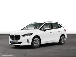 Weiß Gebraucht 2024 BMW 218 Active Tourer Van / Kleinbus | 35.656 € (Teuer)