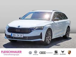 Weiss Gebraucht 2024 Skoda Octavia SportLine Kombi | 33.480 € (Fairer Preis)