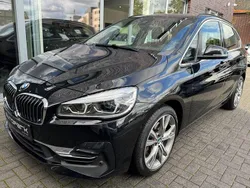Schwarz Gebraucht 2021 BMW 220 Active Tourer Luxury Line Van / Kleinbus | 24.990 € (Etwas zu teuer)