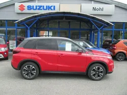 Bright red/cosmic black pearl Gebraucht 2021 Suzuki Vitara Comfort SUV | 22.950 € (Etwas zu teuer)