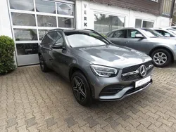 Grau Gebraucht 2021 Mercedes GLC300e AMG line SUV | 37.900 € (Fairer Preis)
